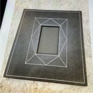 New View Black Picture Front Photo Album | Holds 300 4x6 Photos | Acid-Free